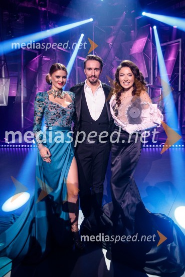  Nina Osenar Kontrec, pevka, voditeljica, model;  Jure Kopušar, igralec;  Mia Guček, pevkaSlovenska popevka 2022 je skladba Nove slike Mie Guček