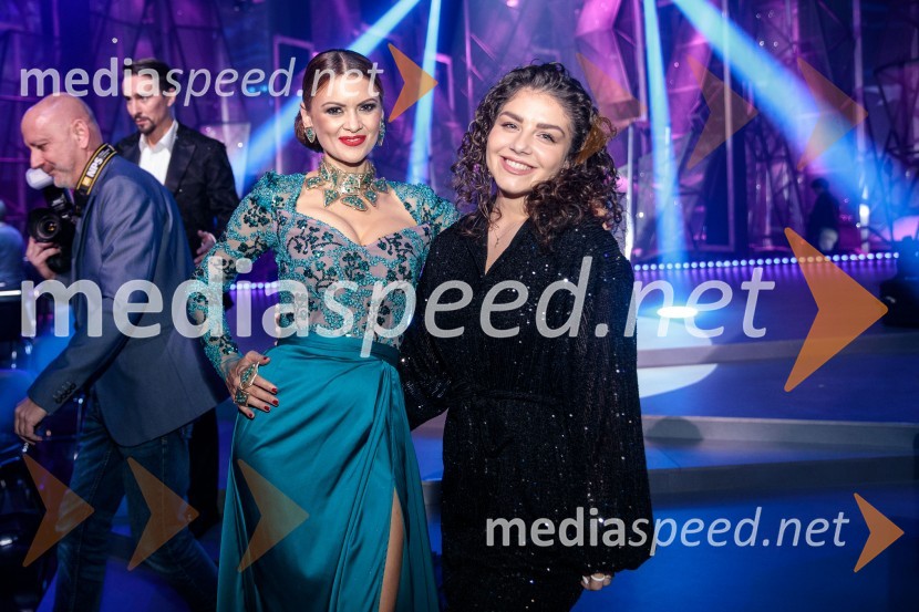  Nina Osenar Kontrec, pevka, voditeljica, model;  ... Slovenska popevka 2022 je skladba Nove slike Mie Guček