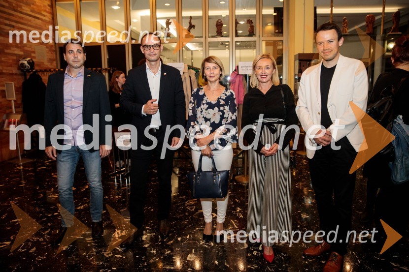  ... ;  Anže Logar, poslanec SDS, predsednik Ljubljanskega odbora SDS, kandidat na predsedniških volitvah 2022;  Alenka Jeraj, podpredsednica SDS;  Nataša Bučar, direktorica, Slovenski filmski center;  ... 25. festival slovenskega filma, zaključek festivala v Portorožu