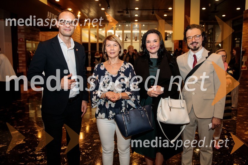  Anže Logar, poslanec SDS, predsednik Ljubljanskega odbora SDS, kandidat na predsedniških volitvah 2022;  Alenka Jeraj, podpredsednica SDS;  Alenka Gotar, operna pevka;  Anže Šuštar, glasbenik25. festival slovenskega filma, zaključek festivala v Portorožu