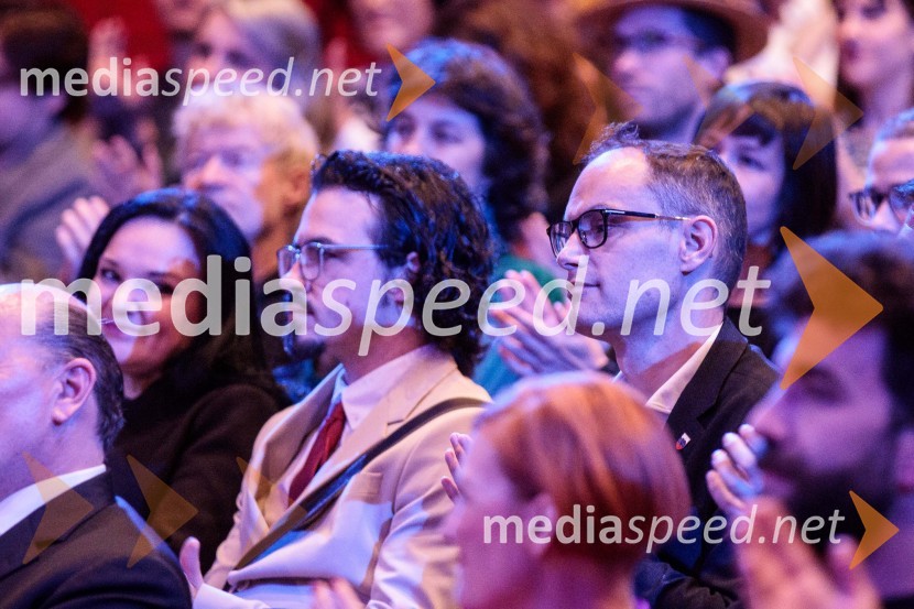  Anže Šuštar, glasbenik;  Anže Logar, poslanec SDS, predsednik Ljubljanskega odbora SDS, kandidat na predsedniških volitvah 202225. festival slovenskega filma, zaključek festivala v Portorožu