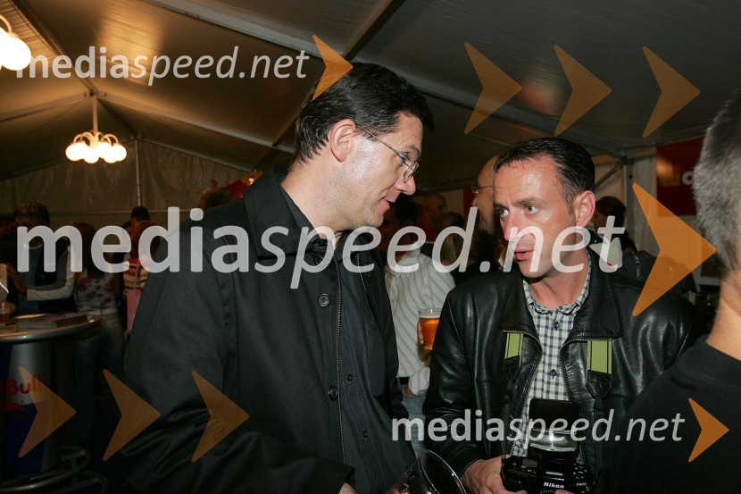 Zoran Medved, novinar in ...Radio center, koncert  2004