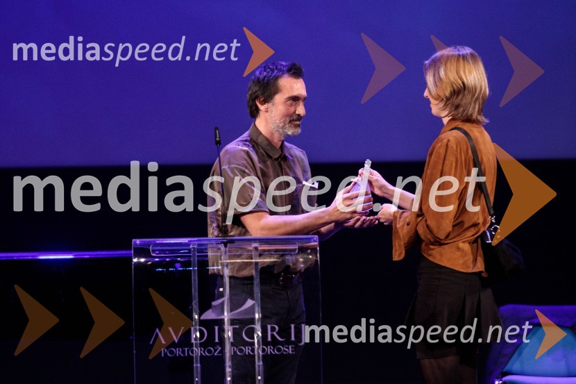  Miloš Tomić, režiser;  Sara Bezovšek, vizualna umetnica25. festival slovenskega filma, zaključek festivala v Portorožu