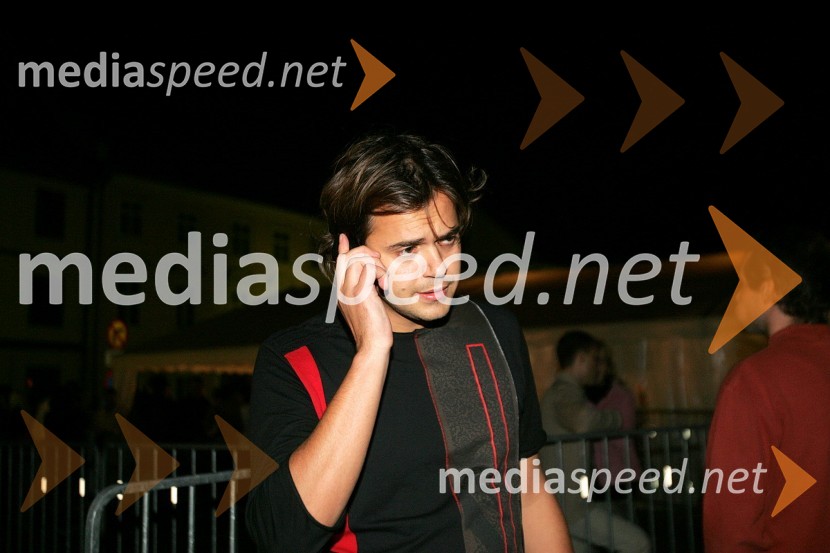 Andraž Hribar, pevecRadio center, koncert  2004