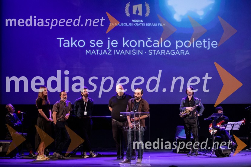  Urša Menart, režiserka;  Miloš Tomić, režiser;  Matevž Jerman, režiser;  Miha Černec, producent;  Matjaž Ivanišin, režiser in scenarist;  ... 25. festival slovenskega filma, zaključek festivala v Portorožu