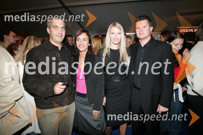 Marko Arsenovič, direktor podjetja S.Oliver SLO, Maja Arsenovič, direktorica marketinga podjetja S.Oliver SLO ter Marko Kolbl, lastnik Radia Center, in njegova žena AnitaRadio center, koncert  2004