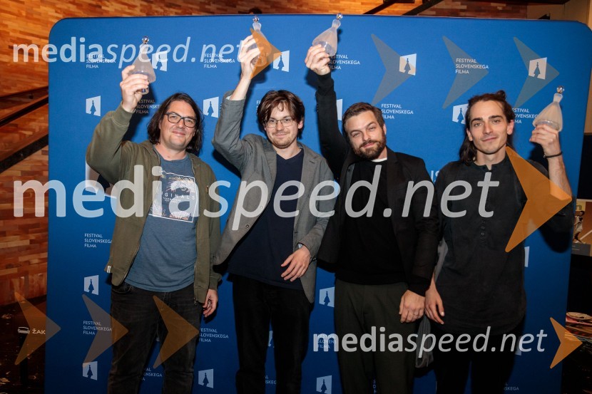  Samo Jurca, oblikovalec zvoka;  Andrej Nagode, montažer;  Dominik Mencej, režiser;  Petja Labović, igralec25. festival slovenskega filma, zaključek festivala v Portorožu