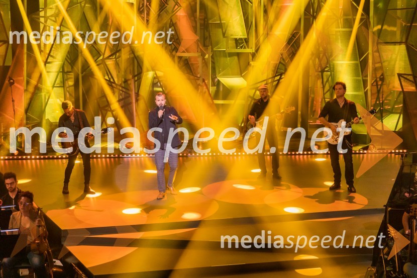 Slovenska popevka 2022 je skladba Nove slike Mie Guček