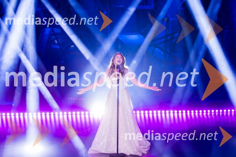  Saša Lešnjek, pevka, igralkaSlovenska popevka 2022 je skladba Nove slike Mie Guček