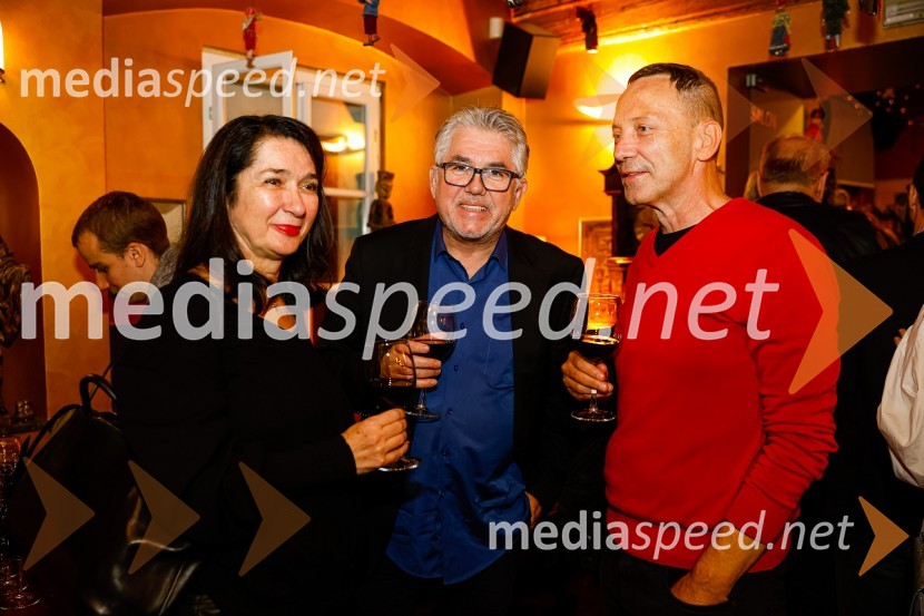  Zdenka Badovinac, direktorica Moderne galerije in Muzeja za sodobno umetnost Metelkova;  ... ;  ... Amsterdam, premiera v Mini teatru