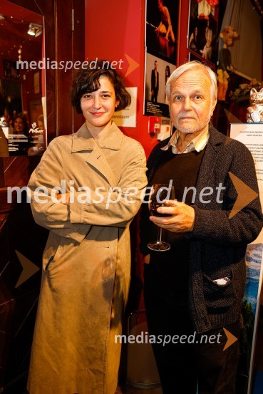  Doroteja Nadrah, igralka;  Niko Goršič, igralec, publicist, režiserAmsterdam, premiera v Mini teatru