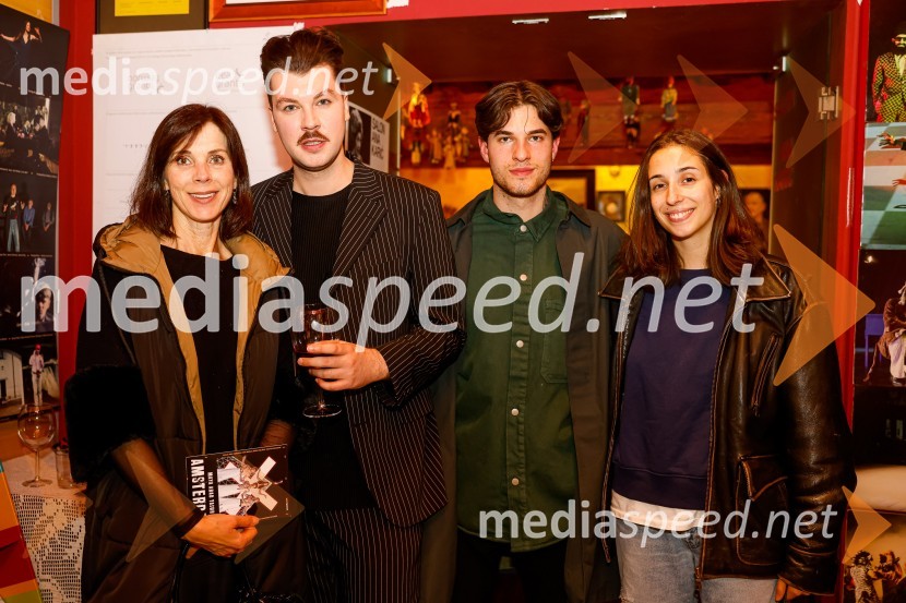  Jelena Svetlana Sovre;  Claudi Sovre, vizualni umetnik;  ... ;  ... Amsterdam, premiera v Mini teatru