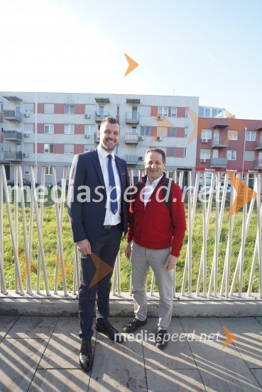  Domen Gjuras, vodja PE Maribor, Lunos;  ... Lunos, otvoritev novega salona v Zagrebu