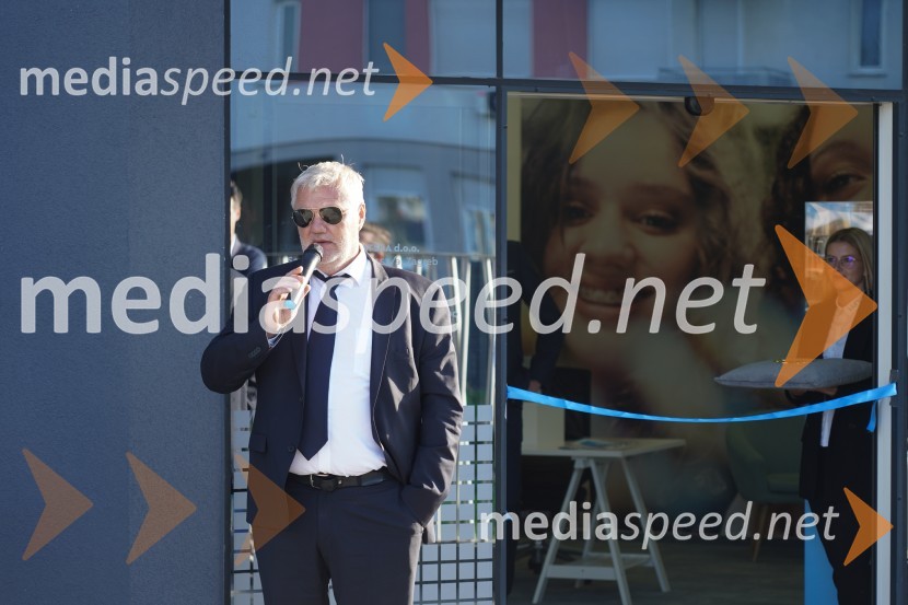  Milan Kuster, predsednik uprave Skupine LunosLunos, otvoritev novega salona v Zagrebu