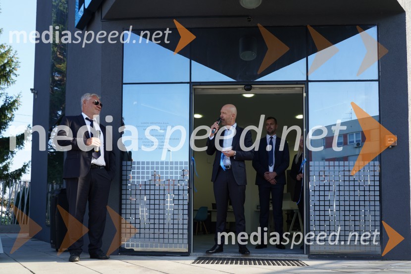  Milan Kuster, predsednik uprave Skupine Lunos;  Andreas Lehmann, direktor Lunos GmbH Berlin;  Domen Gjuras, vodja PE Maribor, LunosLunos, otvoritev novega salona v Zagrebu