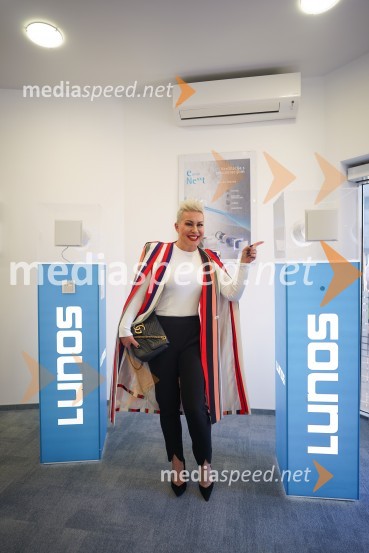  Indira Vladić Mujkić, pevkaLunos, otvoritev novega salona v Zagrebu