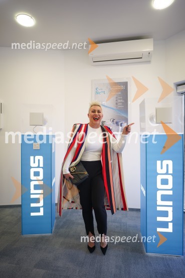  Indira Vladić Mujkić, pevkaLunos, otvoritev novega salona v Zagrebu