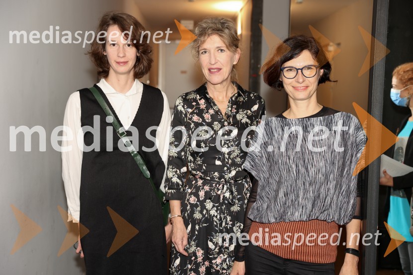  Ajda Auer, PR, Drama SNG Ljubljana;  Vesna Jurca Tadel, ravnateljice SNG Drama Ljubljana;  Špela Zorn, organizatorka programa SNG Drama LjubljanaŽene v testu, premiera