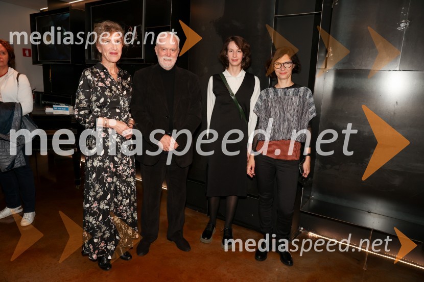  Vesna Jurca Tadel, ravnateljice SNG Drama Ljubljana;  Marko Gorjanc, nekdanji ravnatelj/pomočnik ravnatelja SNG Drama Ljubljana;  Ajda Auer, PR, Drama SNG Ljubljana;  Špela Zorn, organizatorka programa SNG Drama LjubljanaŽene v testu, premiera