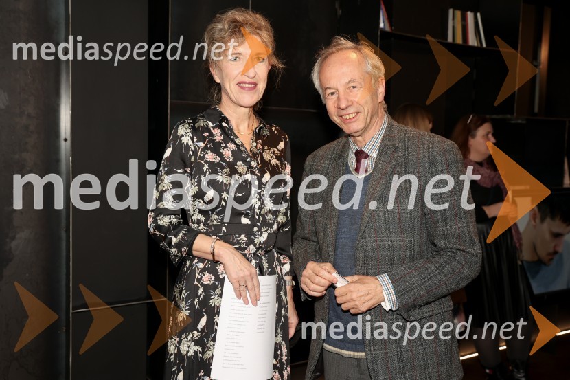  Vesna Jurca Tadel, ravnateljice SNG Drama Ljubljana; dr. Edvard Kovač, teolog in filozof, član uprave Škrabčeve ustanoveŽene v testu, premiera