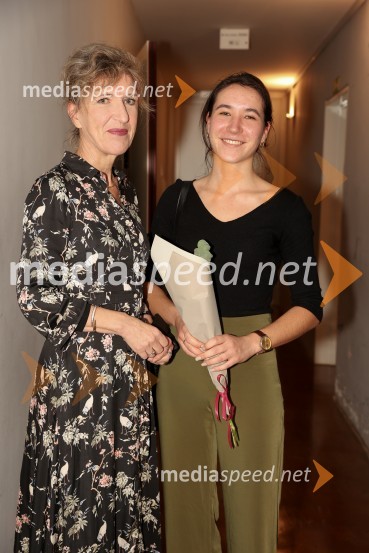  Vesna Jurca Tadel, ravnateljice SNG Drama Ljubljana;  Iva Štefanija Slosar, dramaturginjaŽene v testu, premiera