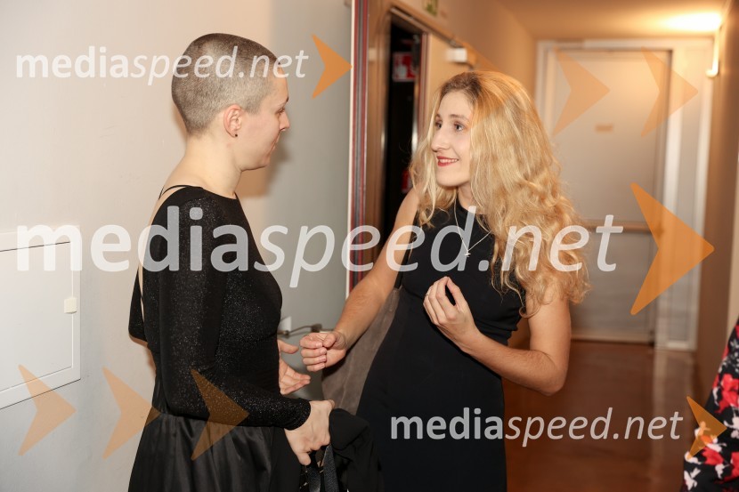  Nataša Keser, igralka;  Ivana Percan Kodarin, igralkaŽene v testu, premiera