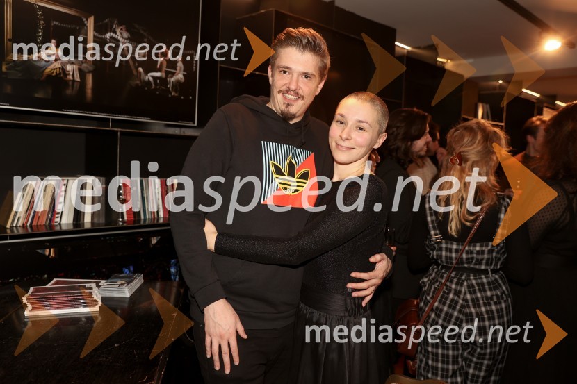  ... ;  Nataša Keser, igralkaŽene v testu, premiera