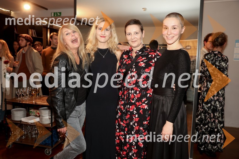  Zvezdana  Mlakar, igralka;  Ivana Percan Kodarin, igralka;  Barbara  Žefran, igralka;  Nataša Keser, igralkaŽene v testu, premiera