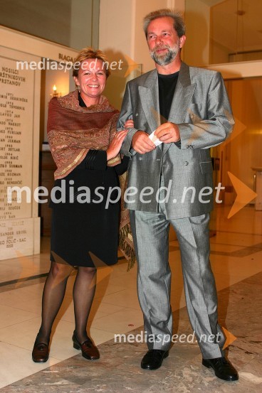 Božo Zorko in Ljubica Zgonc ZorkoFestival narečne popevke 2004