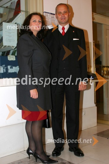 Boris Sovič, mariborski župan v letih 1998-2006 z ženo AnoFestival narečne popevke 2004