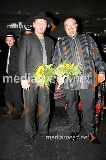 Glasbenik Milan Kamnik in ...Festival narečne popevke 2004