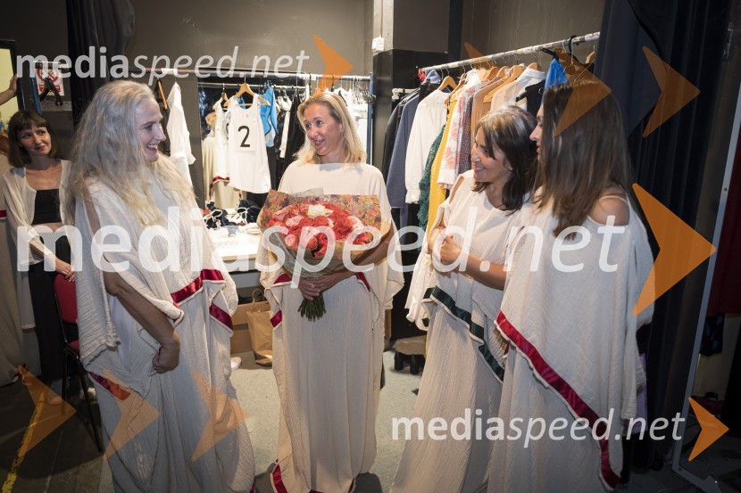  Dušanka Ristić, igralka;  Helena Peršuh, igralka;  Marjuta  Slamič, igralka;  Arna  Hadžialjević, igralkaNeustrašne, premiera v SNG Nova Gorica