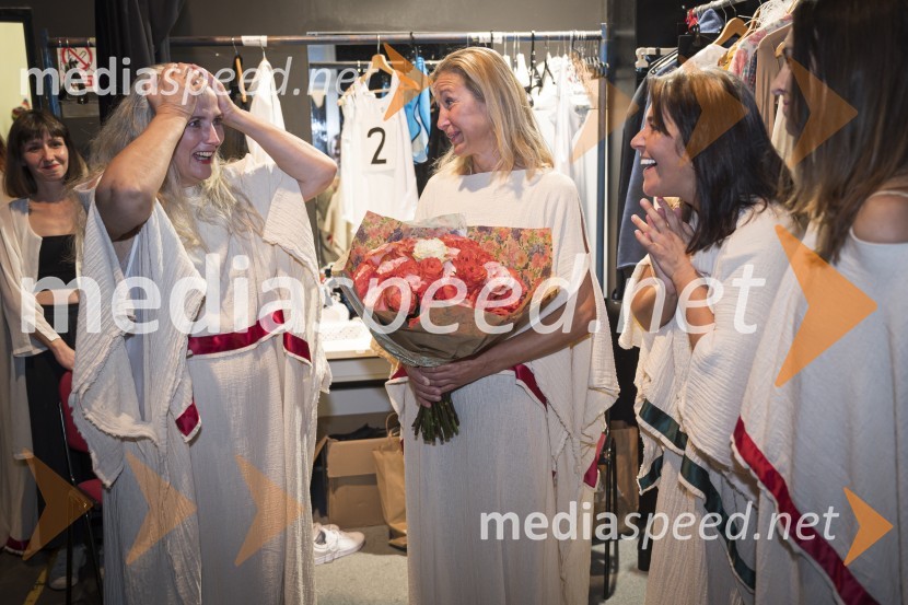  Dušanka Ristić, igralka;  Helena Peršuh, igralka;  Marjuta  Slamič, igralka;  Arna  Hadžialjević, igralkaNeustrašne, premiera v SNG Nova Gorica