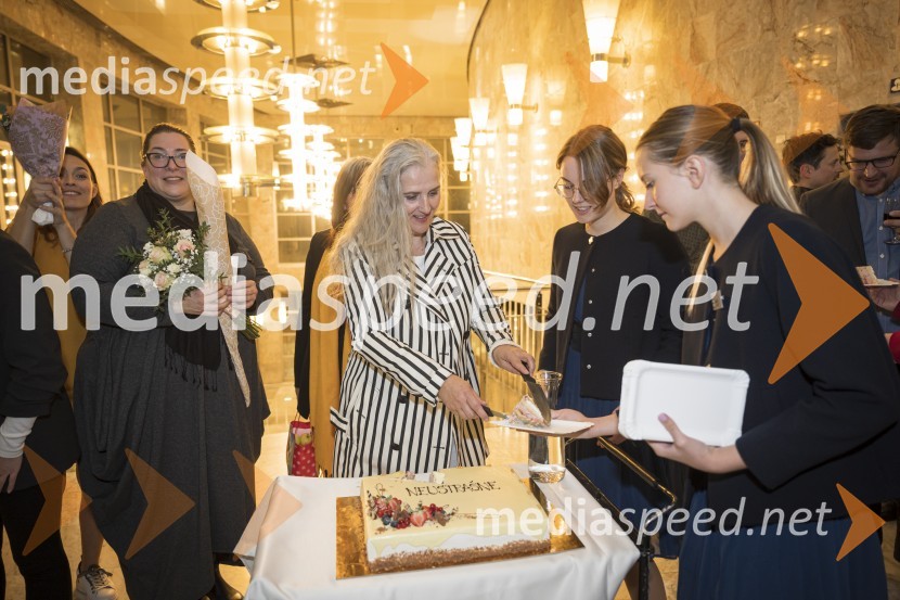  Arna  Hadžialjević, igralka;  Ana Facchini, igralka;  Dušanka Ristić, igralka;  ... ;  ... Neustrašne, premiera v SNG Nova Gorica