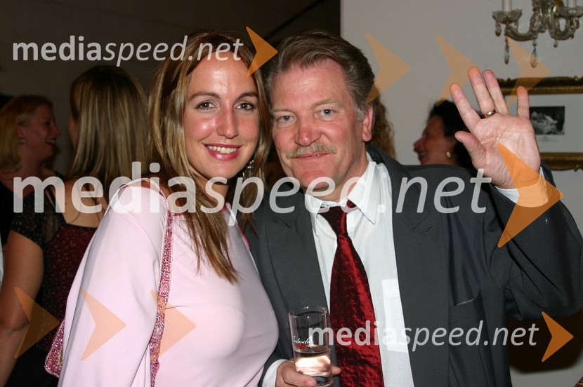 Eva Hren, pevka in Edvin Fliser, pevecFestival narečne popevke 2004