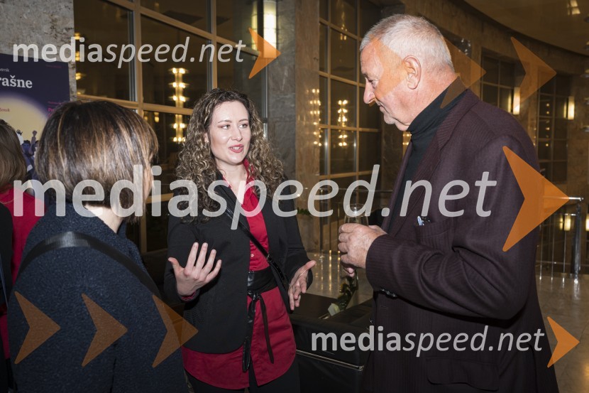  ... ;  Eva Dolinšek, glasbenica;  ... Neustrašne, premiera v SNG Nova Gorica