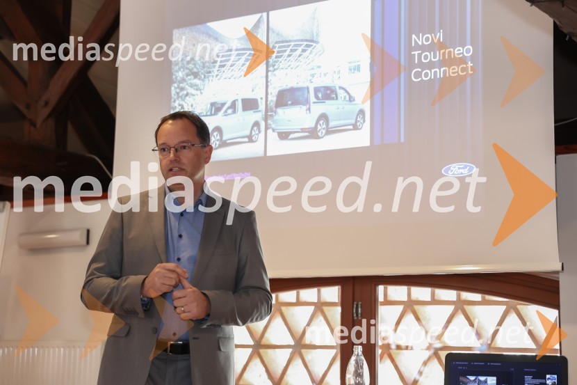 Tomaž Oblak, vodja prodaje, Summit motors LjubljanaNovi Ford Tourneo Connect, predstavitev