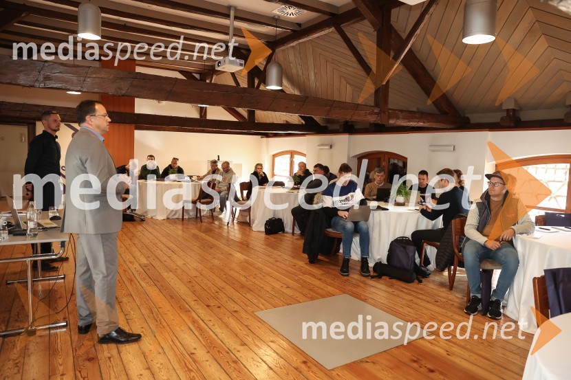  Tomaž Oblak, vodja prodaje, Summit motors LjubljanaNovi Ford Tourneo Connect, predstavitev