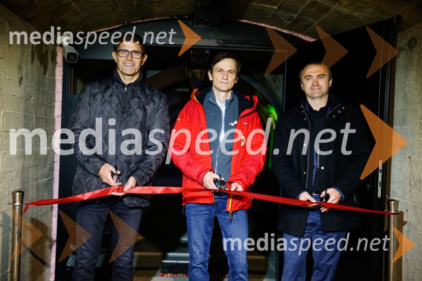  Matjaž Rakovec, župan Mestne občine Kranj;  Gregor Aljančič, Jamski laboratorij Tular;  Klemen Malovrh, direktor, Zavod za turizem KranjSOS Proteus - odprtje informacijskega centra za varstvo človeške ribice, Kranj