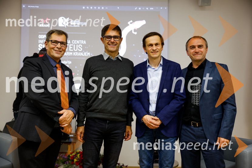  Janez Dolinar, radijski voditelj ;  Matjaž Rakovec, župan Mestne občine Kranj;  Gregor Aljančič, Jamski laboratorij Tular;  Klemen Malovrh, direktor, Zavod za turizem KranjSOS Proteus - odprtje informacijskega centra za varstvo človeške ribice, Kranj