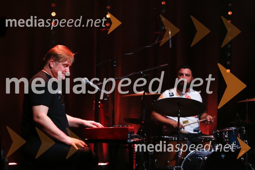  Mirko Vuksanovič, klaviature, vokal, skupina Avromobili;  David Morgan, bobnar, skupina AvtomobiliAvtomobili, koncert ob 40-letnici