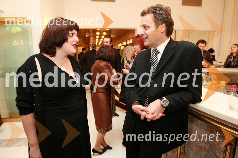 Uršula Cetinski, direktorica Slovenskega mladinskega gledališča, in Danilo Rošker, direktor SNG MariborZlatorog, premiera opere