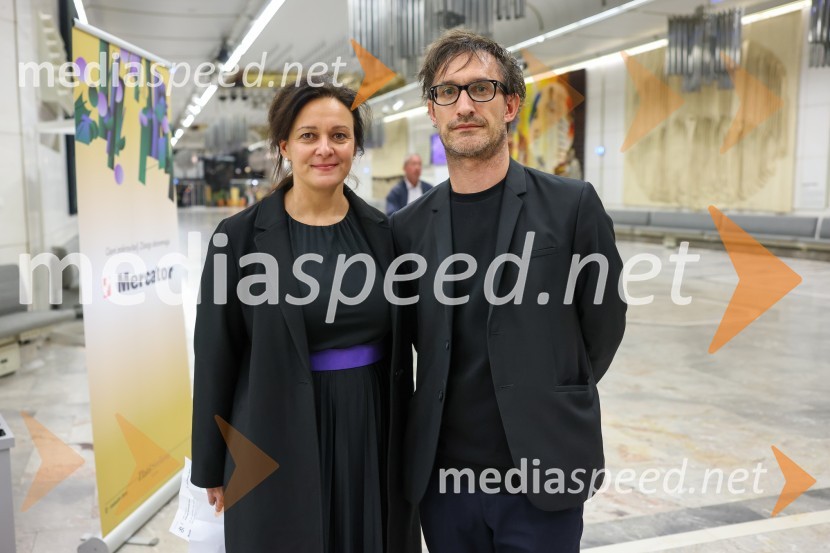  Barbara Koželj Podlogar, vršilka dolžnosti generalnega direktorja Direktorata za ustvarjalnost, Ministrstvo za kulturo;  ... Orkester Romanske Švice na odru Cankarjevega doma