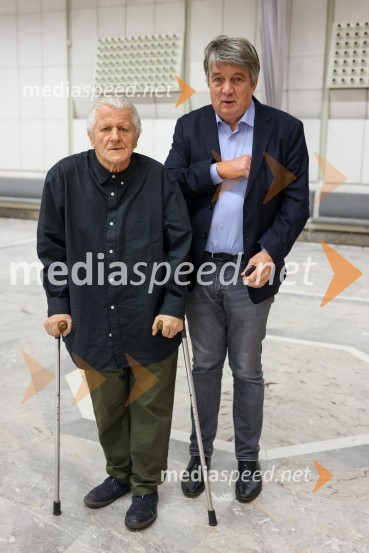  Jožef  Školjč;  ... Orkester Romanske Švice na odru Cankarjevega doma