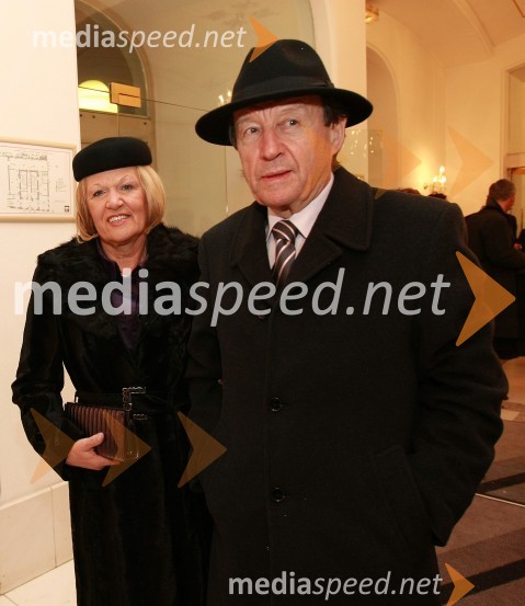 Romana Pajenk, predsednica uprave Probanke, in njen soprog Božidar Pajenk, odvetnikZlatorog, premiera opere