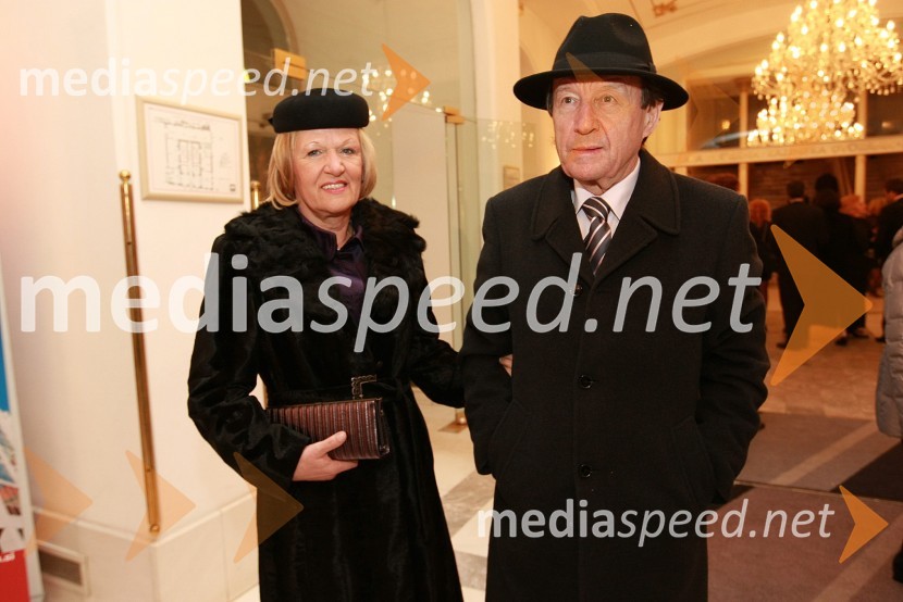 Romana Pajenk, predsednica uprave Probanke, in njen soprog Božidar Pajenk, odvetnikZlatorog, premiera opere