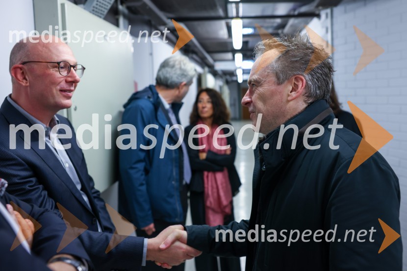  Igor Vićentić, oblikovalec glasbe;  Jonathan Nott, dirigentOrkester Romanske Švice na odru Cankarjevega doma