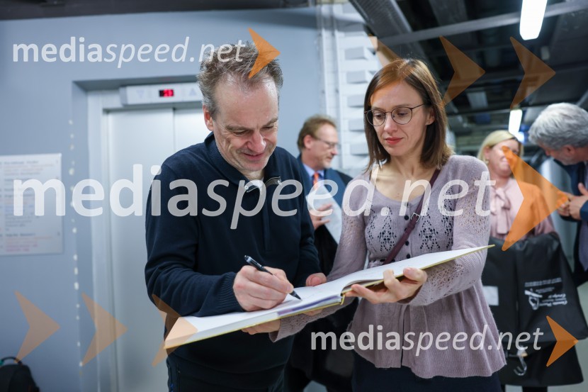  Jonathan Nott, dirigent;  ... Orkester Romanske Švice na odru Cankarjevega doma