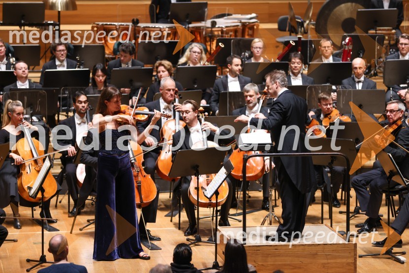   Viktoria Mullova, violina;  Jonathan Nott, dirigentOrkester Romanske Švice na odru Cankarjevega doma