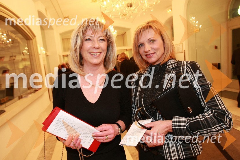Tatjana Mileta, direktorica GIZ-a in mestna svetnica MOM in Selina VeingerlZlatorog, premiera opere
